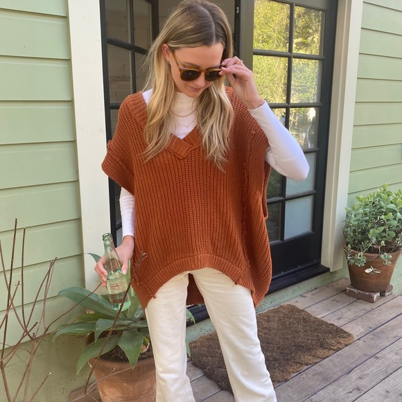 Profile Picture of Taylor Gorski (@taylorjean96) on Poshmark