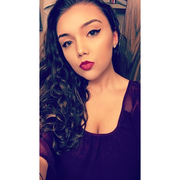 Profile Picture of Tori Jacobson (@torilj23) on Poshmark