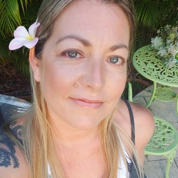 Profile Picture of Amanda Kopp (@beachbaby27) on Poshmark