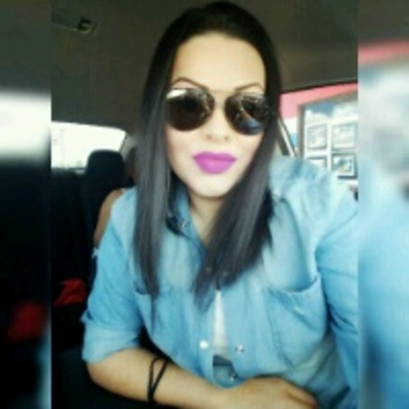 Profile Picture of Selene Ramos (@nenechispi) on Poshmark