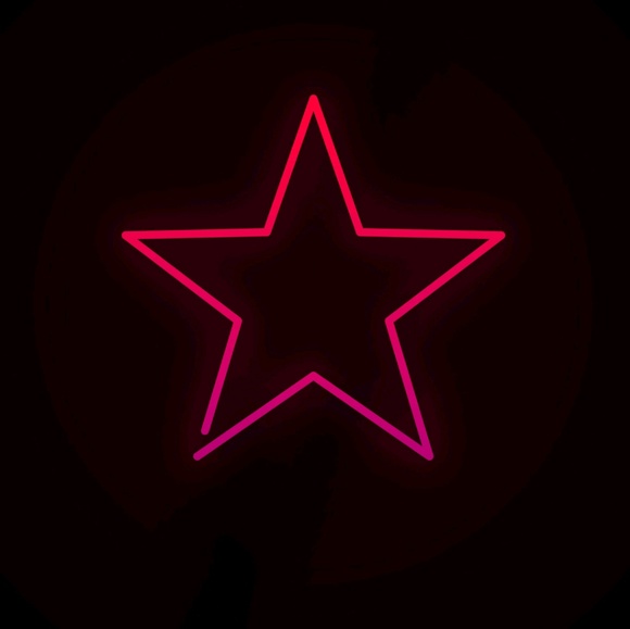 Profile Picture of Kelly Bosiacki (@kellywilson2018) on Poshmark