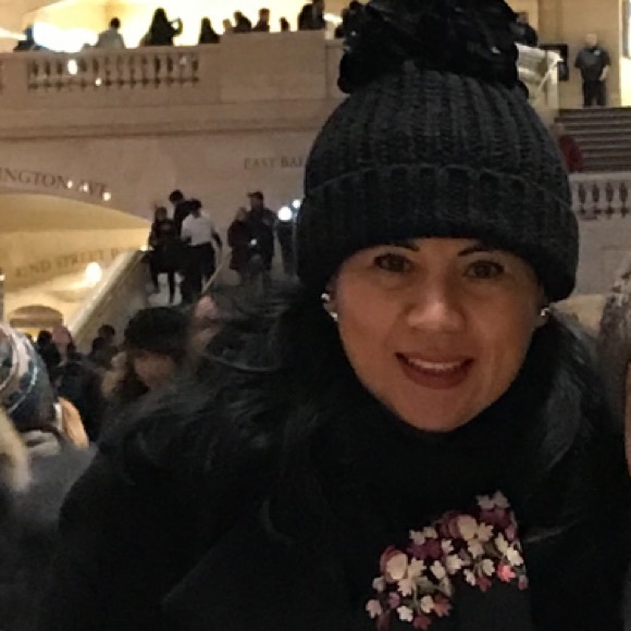 Profile Picture of Magda Richard (@magdarichard) on Poshmark