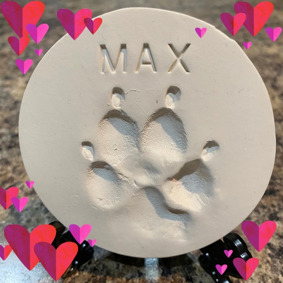 Profile Picture of Amanda Chambers (@amchambers1979) on Poshmark