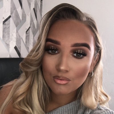 Profile Picture of Lauren Cowan (@laurencowan13) on Twitter