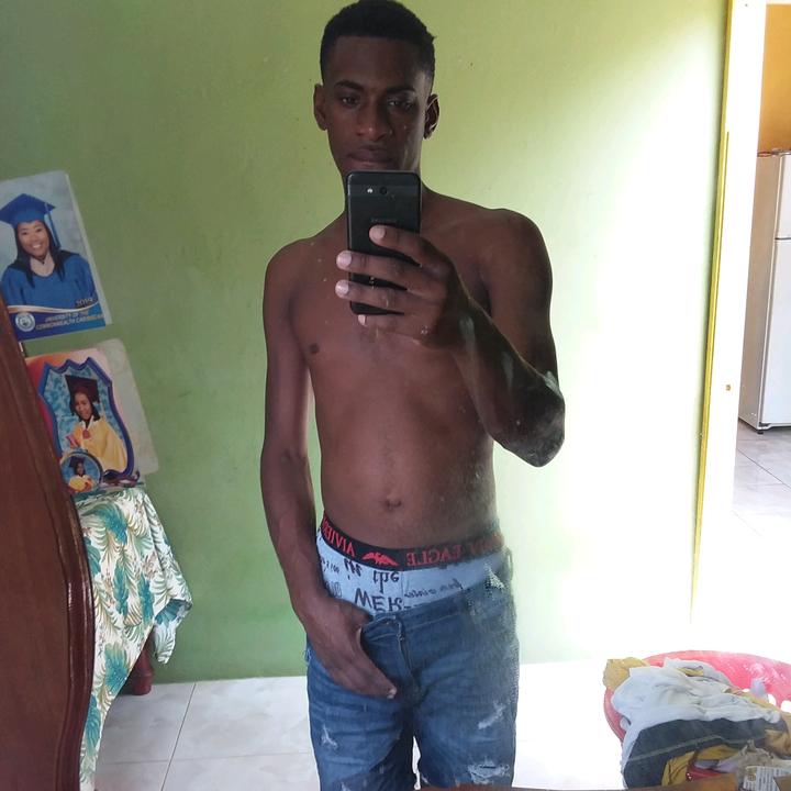 Profile Picture of $ (@juliastrahan) on Tiktok