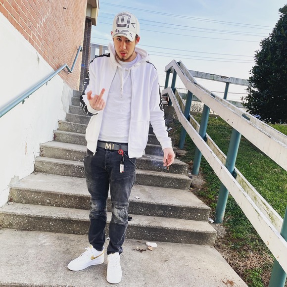 Profile Picture of Michael Odell (@skatekid915) on Poshmark
