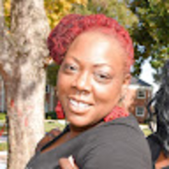 Profile Picture of Benetta Pyatt (@benettapyatt) on Poshmark