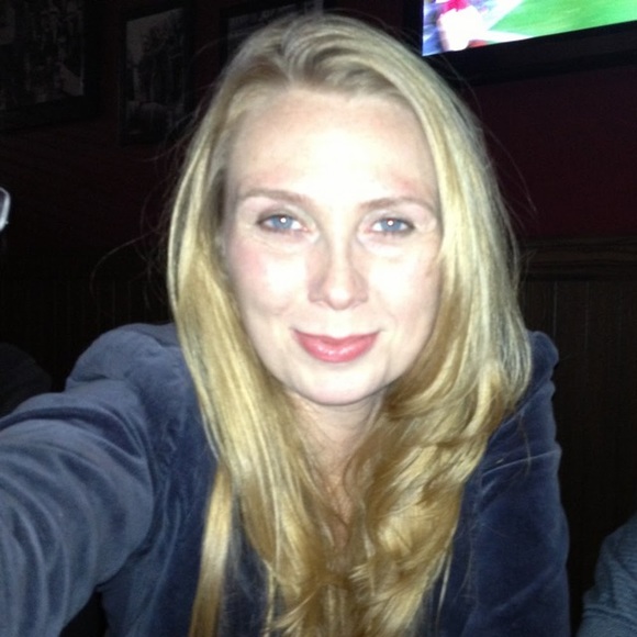 Profile Picture of Tabitha Herring (@tabitha_herring) on Poshmark