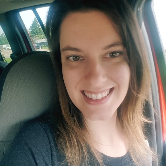 Profile Picture of Jessica Cope (@jessicacope1004) on Poshmark