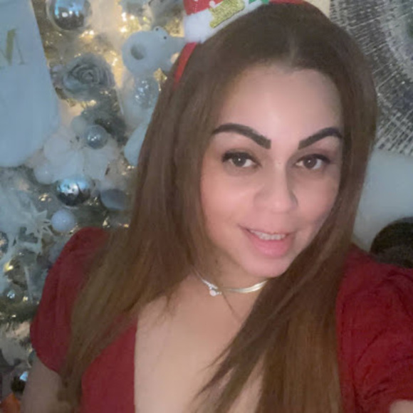 Ylonka Calderon - Poshmark Profile Picture of Ylonka Calderon (@ylonkacalderon) on Poshmark