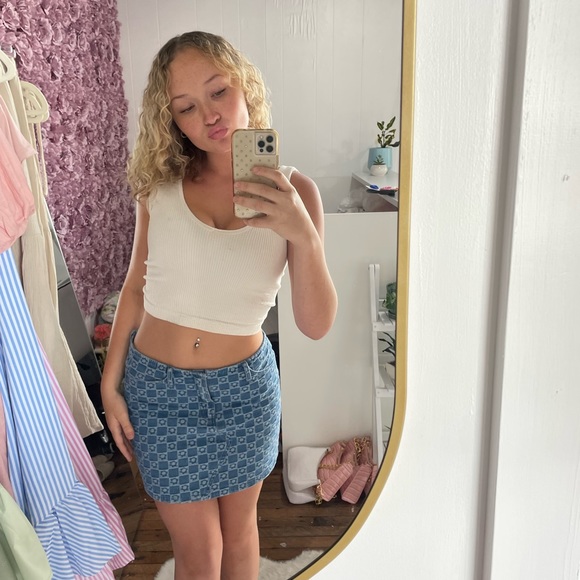 Profile Picture of Avery Bredehoeft (@averybredehoeft) on Poshmark