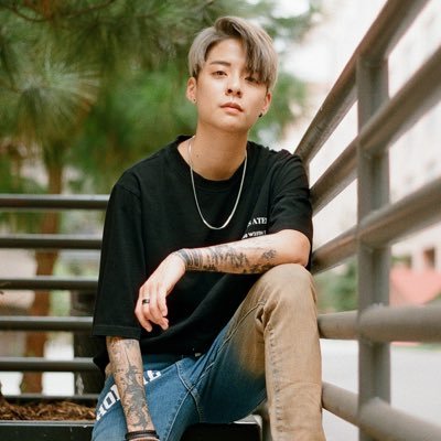 Profile Picture of Amber J. Liu 刘逸云 (@ajol_llama) on Twitter