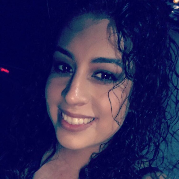 Lisette Rosales - Poshmark Profile Picture of Lisette Rosales (@sett61) on Poshmark