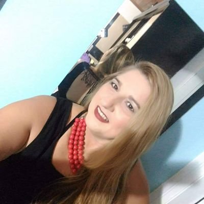Profile Picture of Mary Martinelli (@MaryMartinell18) on Twitter