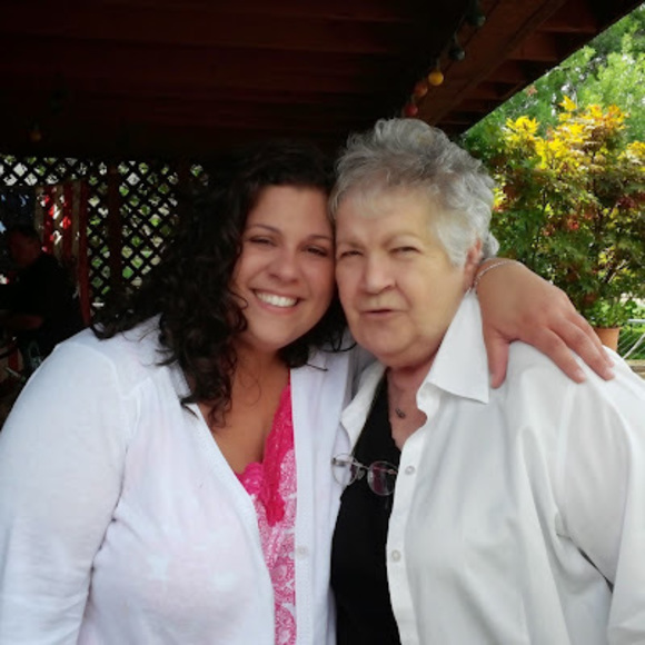 Profile Picture of Katherine Ponath (@katherineponath) on Poshmark