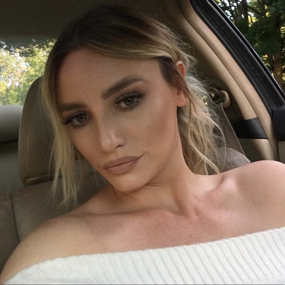 Profile Picture of Meghan Zemanski (@meghanz123) on Poshmark
