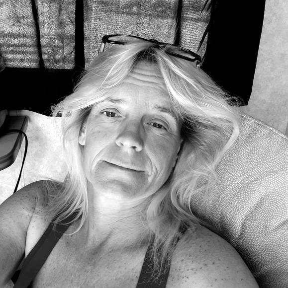 Sheila Akerman - Poshmark Profile Picture of Sheila Akerman (@sheilaparsons36) on Poshmark