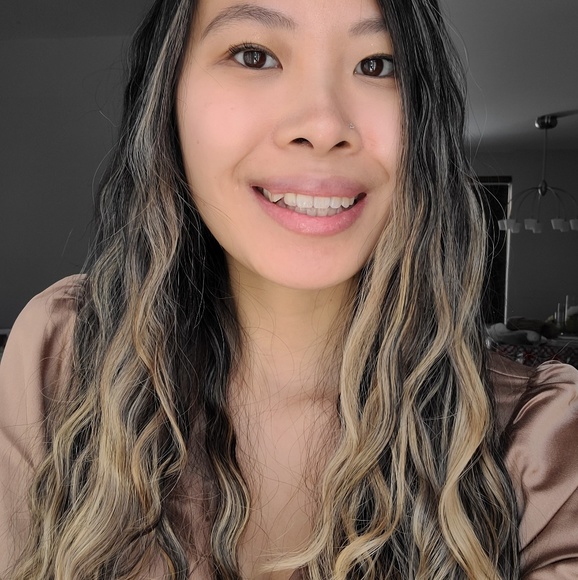 Profile Picture of Lunan ji Chrétien (@lunanjc) on Poshmark