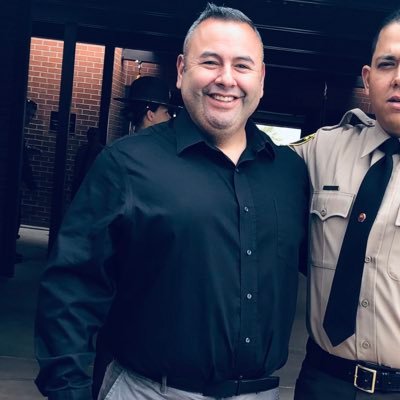 Profile Picture of Mauricio Echeverria (@MeJustBook) on Twitter