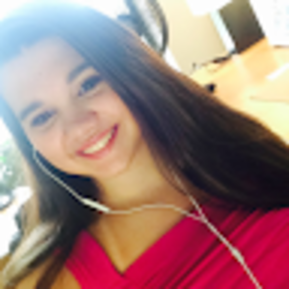 Profile Picture of Ashley Hendrix (@ashleyhendrix55) on Poshmark