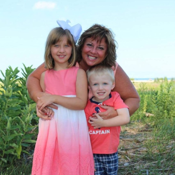 Profile Picture of Barbara Wallaker (@bwallaker63) on Poshmark