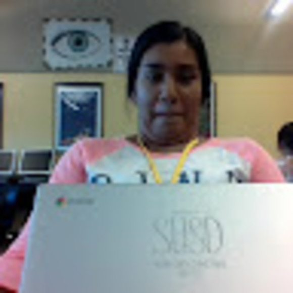 Profile Picture of Cassandra Andrade (@cassandraand168) on Poshmark