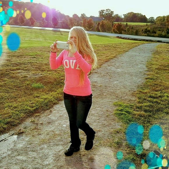 Profile Picture of Sherry Ramsey (@sherryramsey) on Poshmark