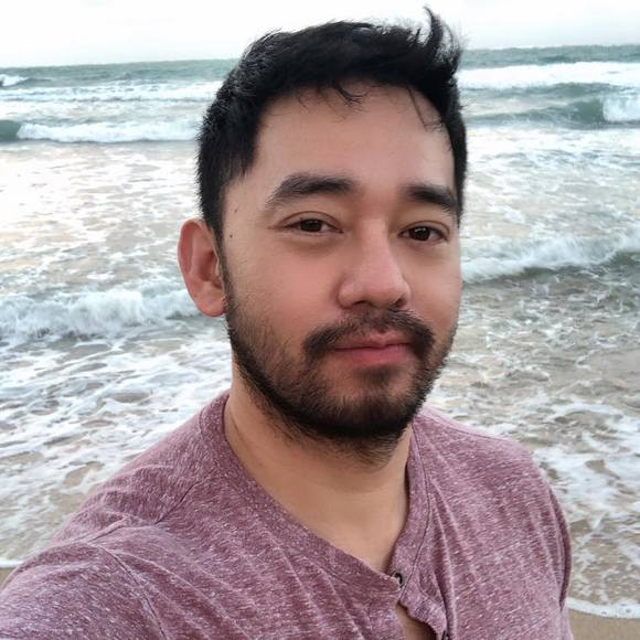 Profile Picture of Steve Liao (@steveflyaway) on Poshmark