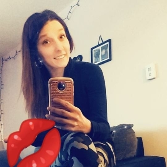 Profile Picture of Stacy Keller (@skeller0608) on Poshmark