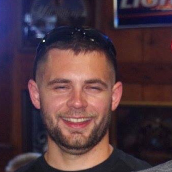 Profile Picture of Thomas Glosser (@thomasg1991) on Poshmark