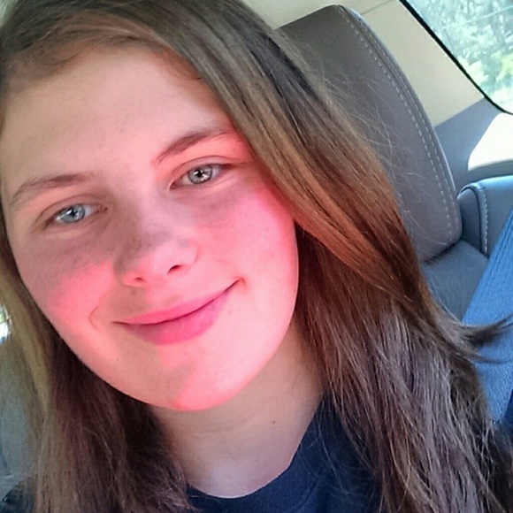 Profile Picture of Elise Callahan (@emcalla1012) on Poshmark