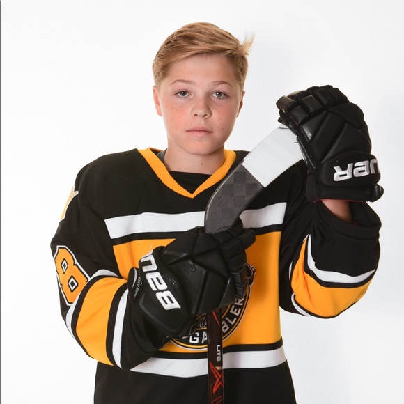 Tyler Starich - Poshmark Profile Picture of Tyler Starich (@tylerstarich) on Poshmark