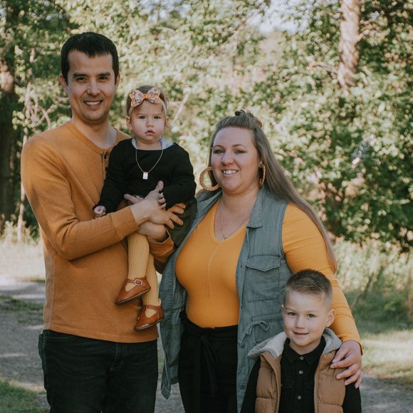 Profile Picture of April Bates (@batesa0703) on Poshmark