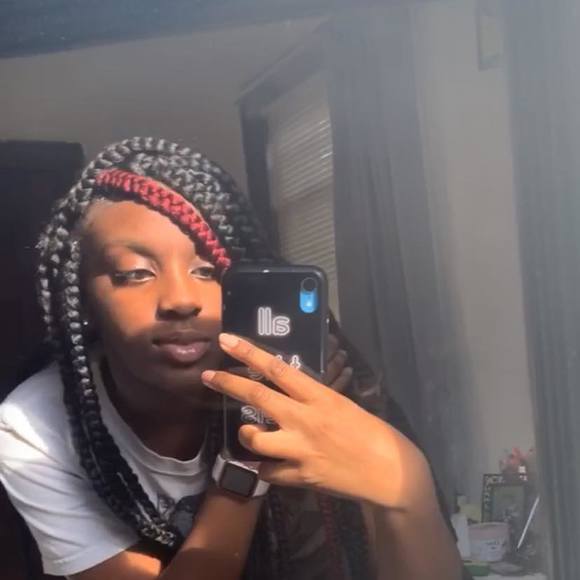 Profile Picture of Kiojha Tanzi (@kiojha) on Poshmark
