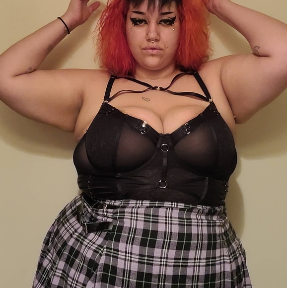 Tianna Inocencio - Poshmark Profile Picture of Tianna Inocencio (@teekee378) on Poshmark