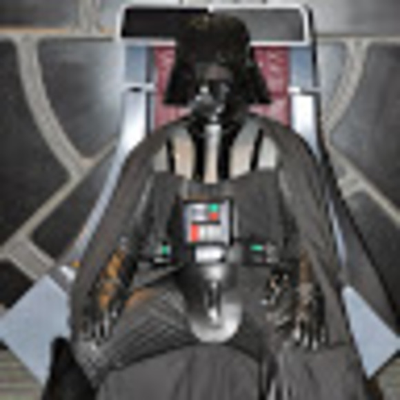 Profile Picture of Chris Cardwell (@sithspawn) on Poshmark