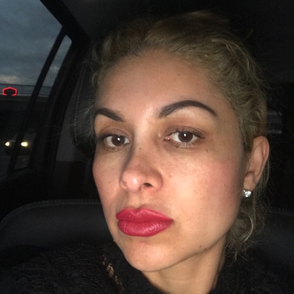 Profile Picture of Adriana Nicholson (@adriananichol) on Poshmark