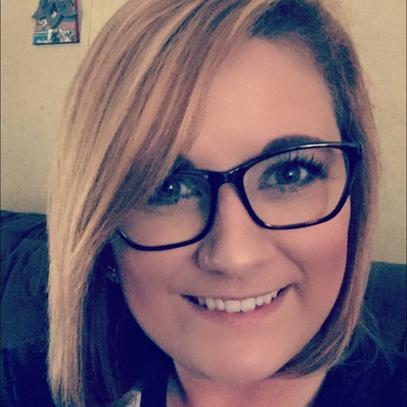 Profile Picture of Sheena Ryals (@sheenaryals) on Poshmark