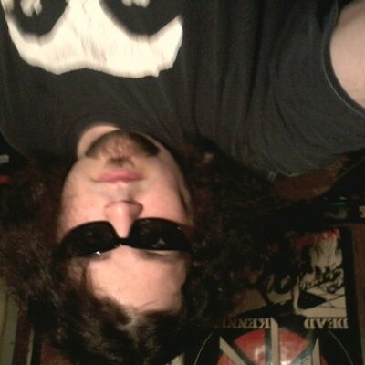 Profile Picture of James Jowers (@Zombeavis) on Twitter