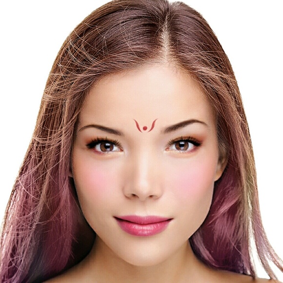 Profile Picture of Muneeba Khan (@muneebak) on Poshmark