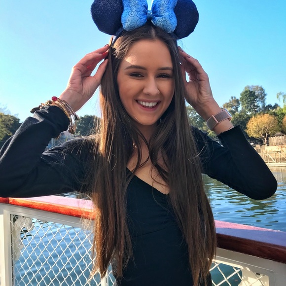 Profile Picture of Autumn Peck (@auttieeee) on Poshmark