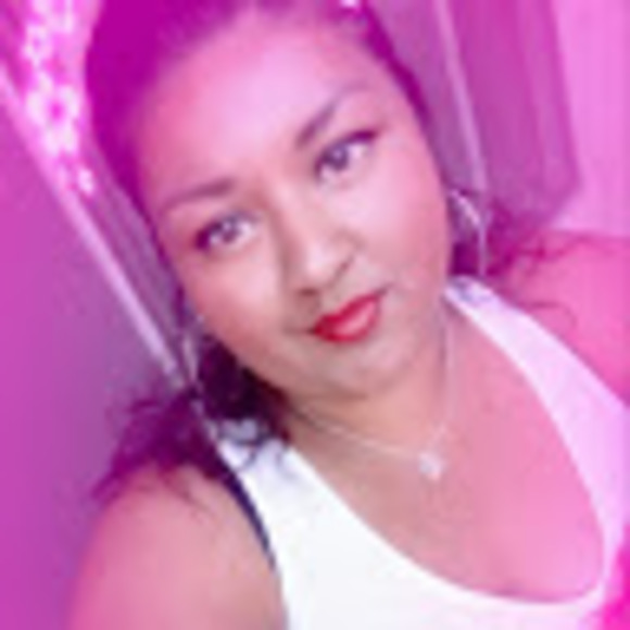 Profile Picture of Jackeline Miranda (@suzelly16) on Poshmark