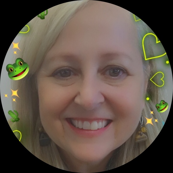 Profile Picture of Cindy Perkins (@clpfnp) on Poshmark