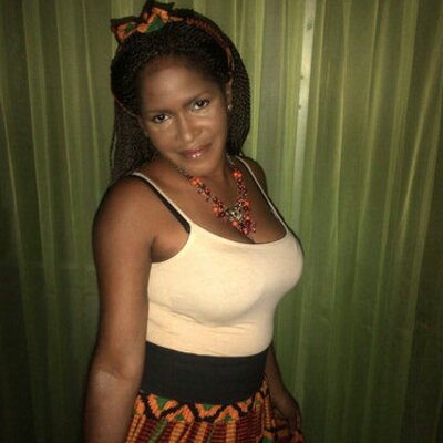 Profile Picture of Maxine Allen (@BiBeesFashion) on Twitter