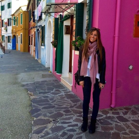 Profile Picture of Alexa Ebner (@alexaebner) on Poshmark