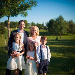 Amelie Lacasse - Facebook Profile Picture of Amelie Lacasse (@amelie.lacasse.5) on Facebook