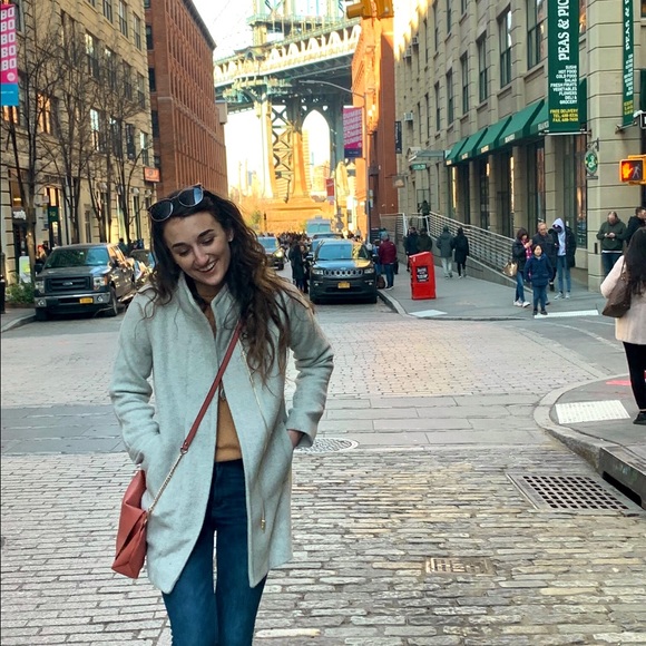 Profile Picture of Sydney Hennas (@sydddneynh) on Poshmark