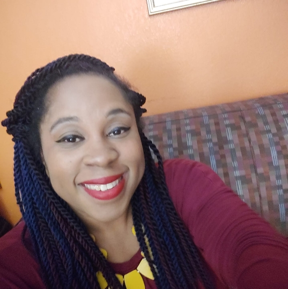 Profile Picture of Angela Mccullough (@bashinbrownie) on Poshmark