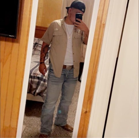 Profile Picture of Alexander Quezada (@quezada3141) on Poshmark