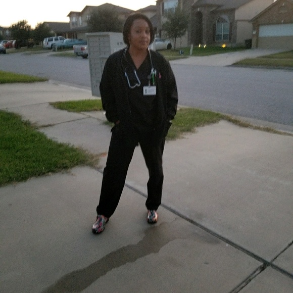 Profile Picture of Latisha Campbell (@san36) on Poshmark